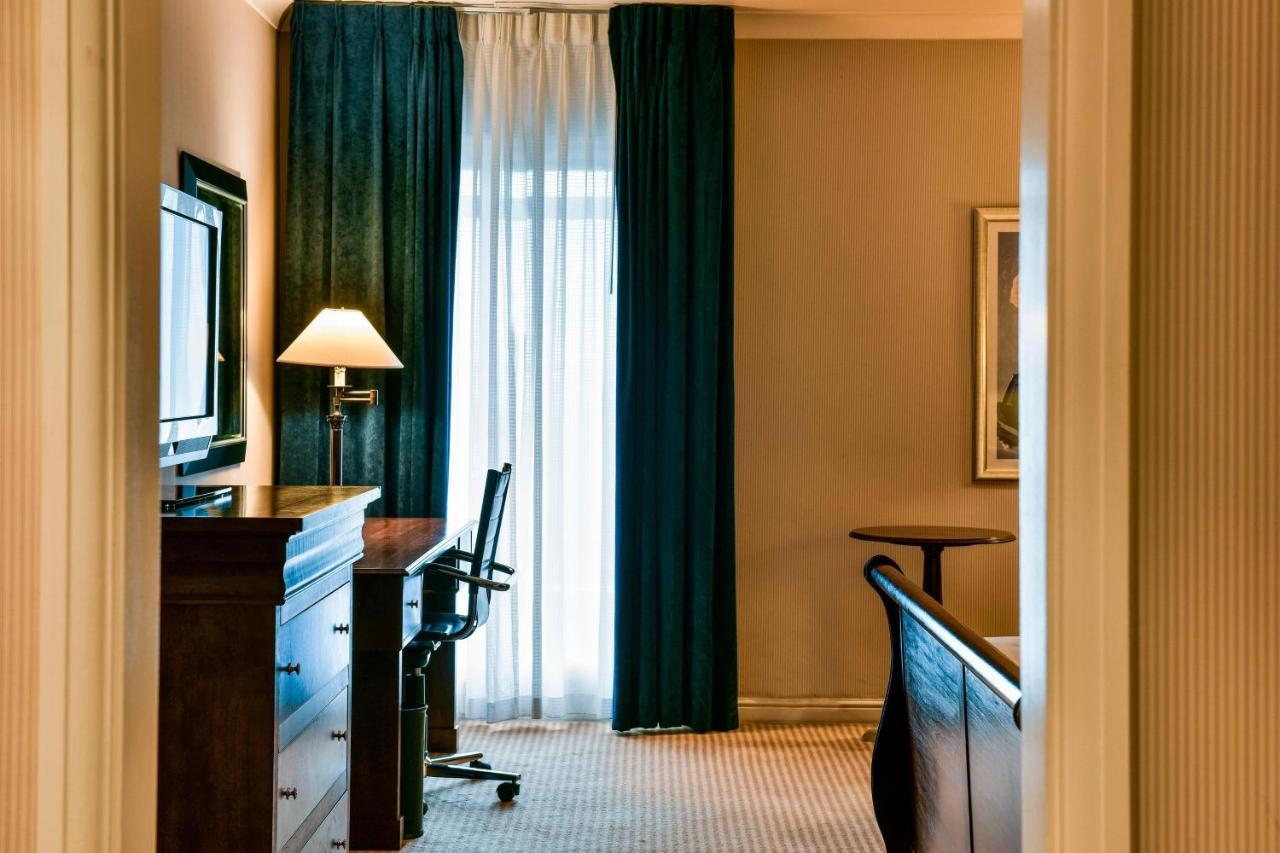 Sheraton Skyline Hotel London Heathrow Hillingdon Eksteriør billede