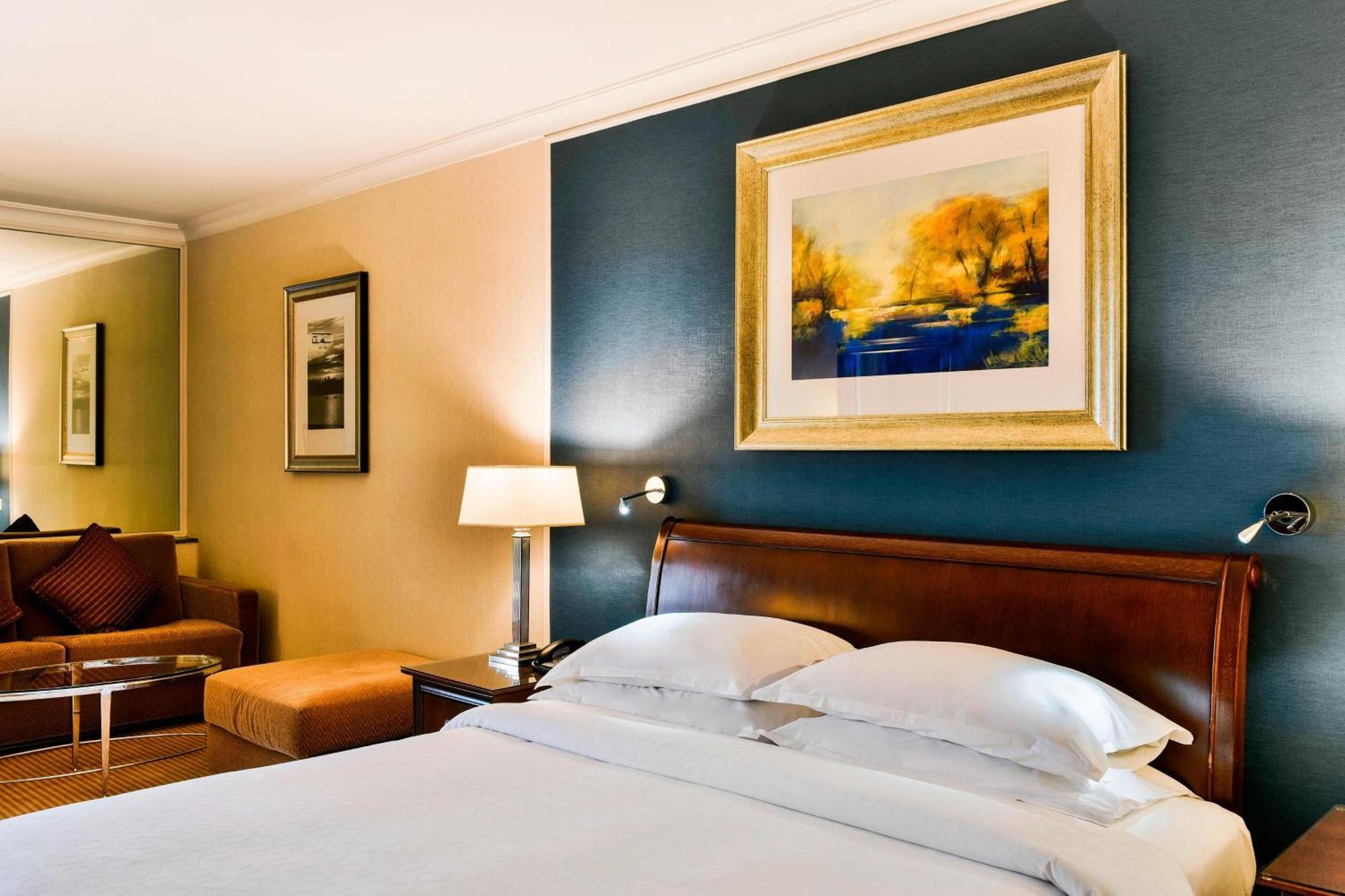 Sheraton Skyline Hotel London Heathrow Hillingdon Eksteriør billede